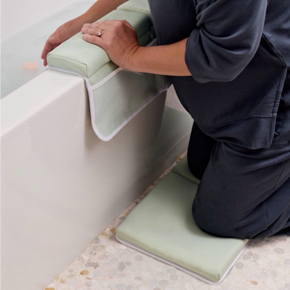 Milou Kneeling Pad and Tub Rim Cushion Set - Mint Green (Babylist)